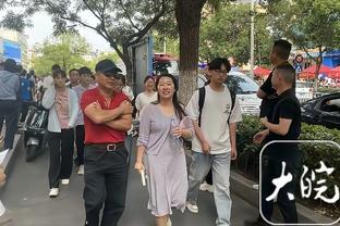 小卡谈最后单防库里：他能在任何位置出手 我就是尽我所能做最好